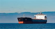توقیف کشتی یونان به مثابه دزدی دریایی است/ احضار کاردار یونان